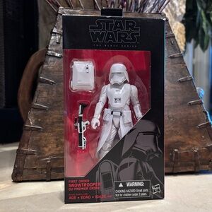 Hasbro Star Wars The Black Series 6-Inch First Order Snowtrooper